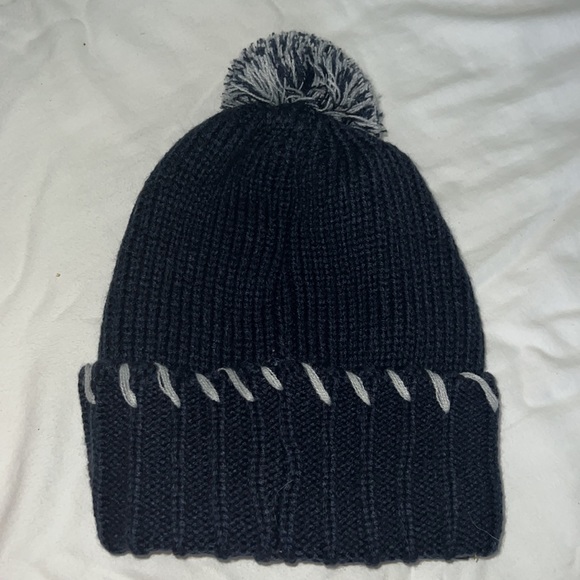 Womens Knit Cowboys Beanie NWT - Picture 2 of 2